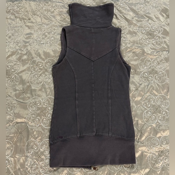 Talula Sleeveless Hoodie - Picture 4 of 4